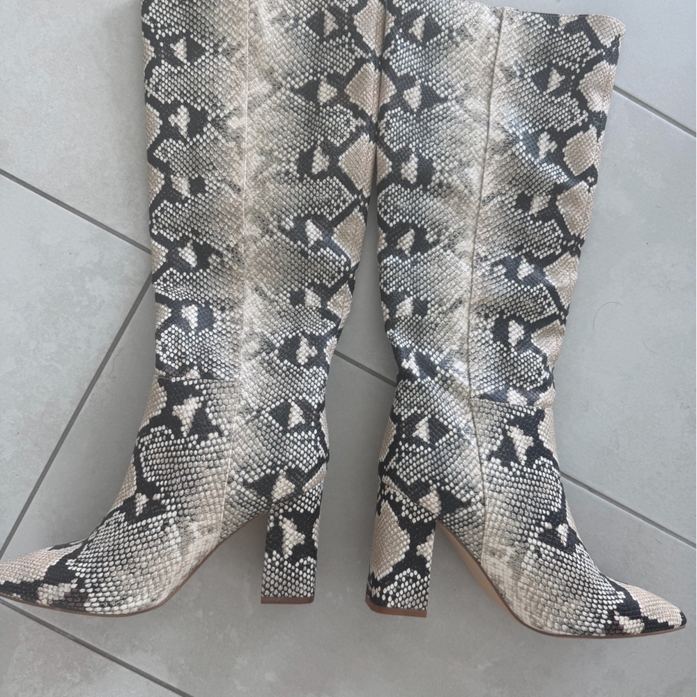 Steve Madden Snake Print Heeled Boots - Black and Cream